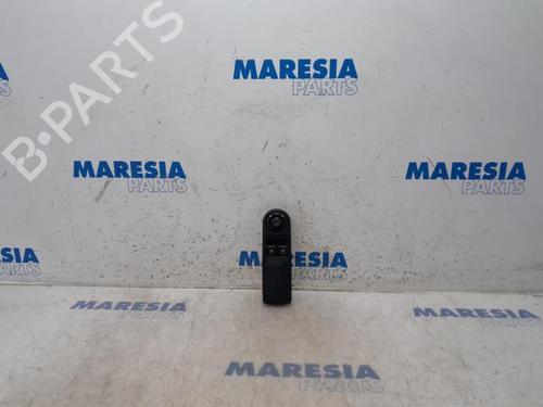 Used Switch RENAULT CLIO IV Grandtour (KH_) 1.5 dCi 90 (KHN3, KHN4) (90 hp) 31485007