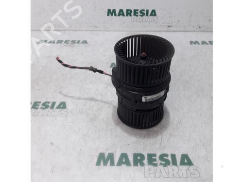 Used Heater blower motor RENAULT SCÉNIC III (JZ0/1_) 2.0 16V (JZ0G, JZ0P, JZ1E, JZ1P) (140 hp) 31437020