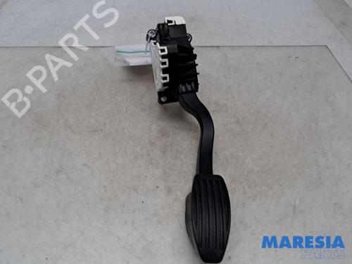 Used Pedal FIAT 500 (312_) 1.2 (312AXA1A) (69 hp) 31471104