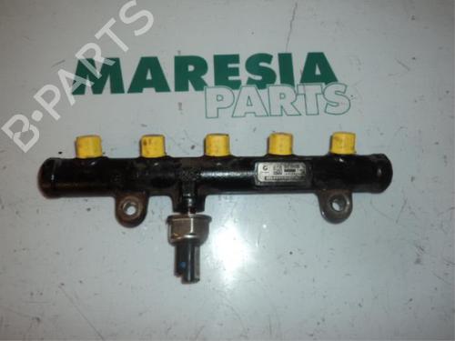 injection-rail-peugeot-expert-van-vf3a_-vf3u_-vf3x_-2007-31431086 main image