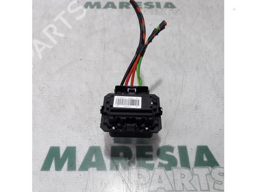 Used Electronic sensor PEUGEOT 208 I (CA_, CC_) 1.2 VTI 82 (82 hp) 31530275