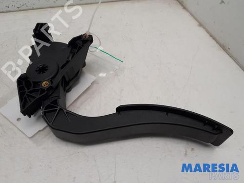 pedal-renault-clio-iv-grandtour-kh_-2012-2013-2014-2015-2016-2017-2018-2019-2020-2021-31474765 main image