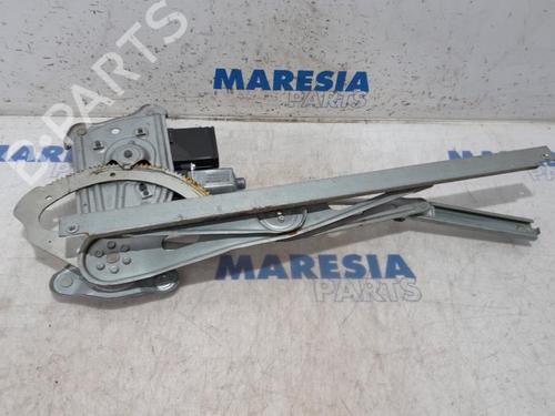 Front right window mechanism RENAULT MEGANE III Grandtour (KZ0/1) 1.2 TCe (KZ2B, KZ11) | BP31457404C23 