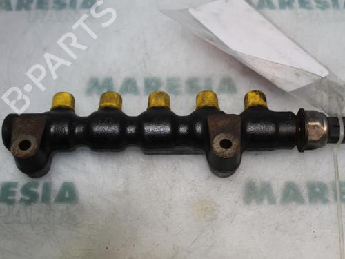 Used Injection rail PEUGEOT 308 I (4A_, 4C_) 1.6 HDi (109 hp) 31506491