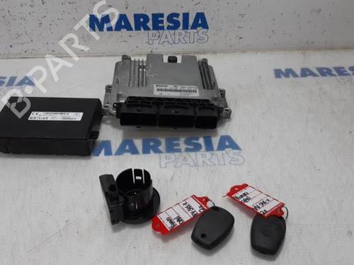 Used Engine control unit (ECU) OPEL VIVARO B Van (X82) 1.6 CDTI (05) (120 hp) 31498307