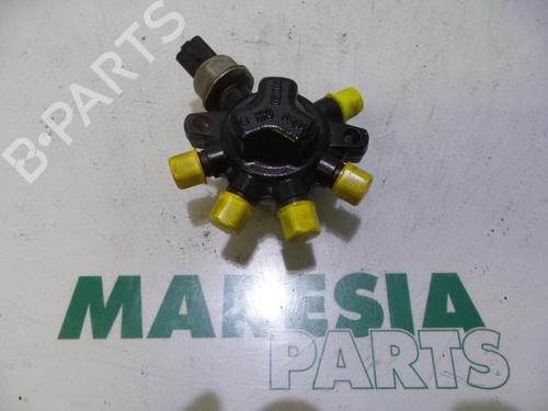 Used Injection rail RENAULT SCÉNIC II (JM0/1_) 1.5 dCi (JM1F) (86 hp) 31435638