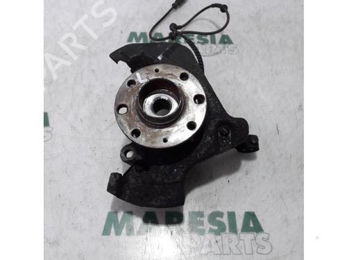 Used Left front steering knuckle FIAT GRANDE PUNTO (199_) 1.4 (199AXB11, 199AXB1A, 199BXB1A, 199AXL1A) (77 hp) 31513132