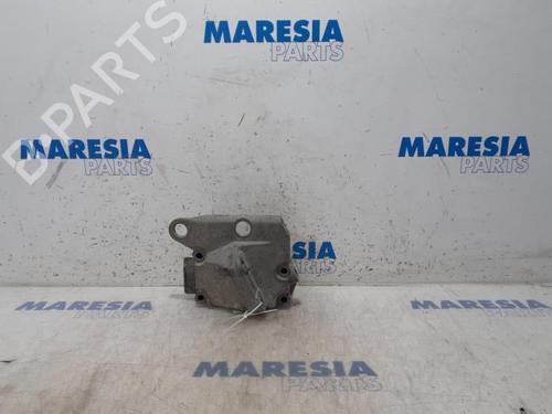 Used Gearbox mount RENAULT TWINGO I (C06_) 1.2 (C066, C068) (58 hp) 31485441