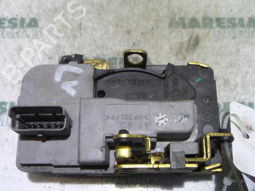 electronic-module-peugeot-206-sw-2ek-2002-31429462 main image