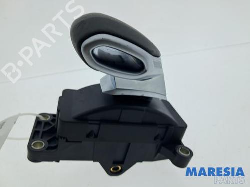 Used Gear lever Gear lever RENAULT CAPTUR II (HF_) TCe 160 (HFN1) (158 hp) 39932806 39932806