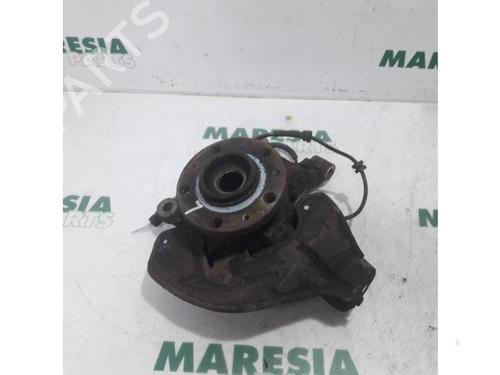Used Left front steering knuckle FIAT SCUDO Bus (270_, 272_) 2.0 D Multijet (120 hp) 31487710