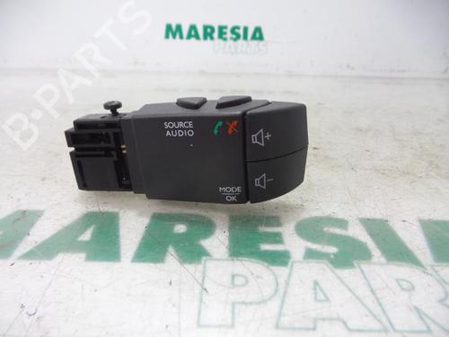 Used Switch RENAULT TWINGO III (BCM_, BCA_) 1.0 SCe 70 (71 hp) 31473845