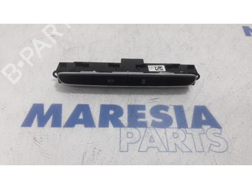 Used Switch RENAULT MEGANE IV Grandtour (K9A/M/N_) 1.8 Blue dCi 150 (K9A7) (150 hp) 31472346