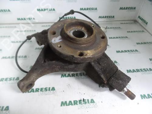 Used Right front steering knuckle Right front steering knuckle PEUGEOT 307 CC (3B) 2.0 HDi 135 (136 hp) 31519929 31519929