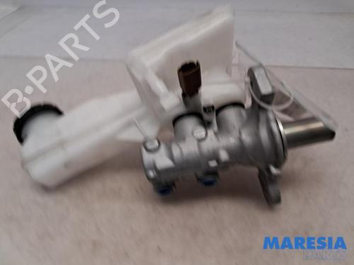 Used Brake master cylinder Brake master cylinder PEUGEOT 208 II (UB_, UP_, UW_, UJ_) 1.2 Hybrid 136 (UPHPYK) (136 hp) 39932437 39932437