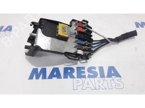 Used Fuse box CITROËN BERLINGO MULTISPACE (B9) 1.6 HDi 75 / BlueHDi 75 (75 hp) 31509084