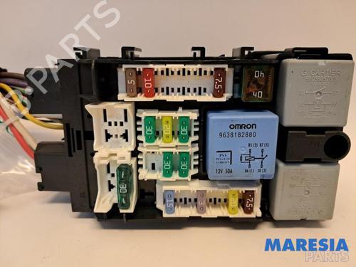 Used Fuse box CITROËN C4 Picasso II 1.6 THP 155 (156 hp) 31458011