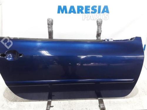 Used Right front door PEUGEOT 307 CC (3B) 2.0 16V (136 hp) 31503226