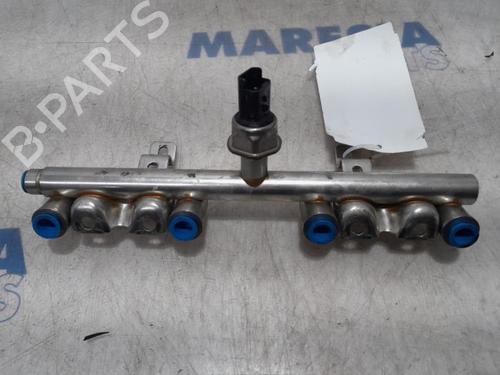 Used Injection rail PEUGEOT 3008 I MPV (0U_) 1.6 THP (156 hp) 31447516