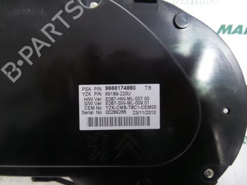 Instrument cluster PEUGEOT 5008 (0U_, 0E_) 1.6 16V | BP31470839C47