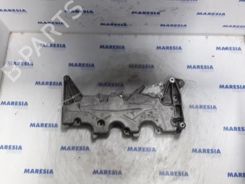 Used Valve cover RENAULT SCÉNIC II (JM0/1_) 2.0 (JM05, JM0U, JM1N, JM1U, JM2V) (135 hp) 31461446