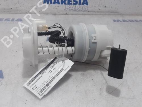 Used Fuel pump RENAULT TWINGO II (CN0_) 1.2 16V (CN0K, CN0V, CN0A) (76 hp) 31395745