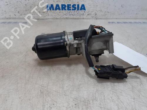 Used Front wiper motor RENAULT TRAFIC II Van (FL) 2.5 dCi 135 (FL0D) (135 hp) 31514537