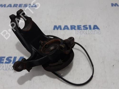 Used Left front steering knuckle CITROËN C4 CACTUS 1.2 VTi 82 (82 hp) 31471131
