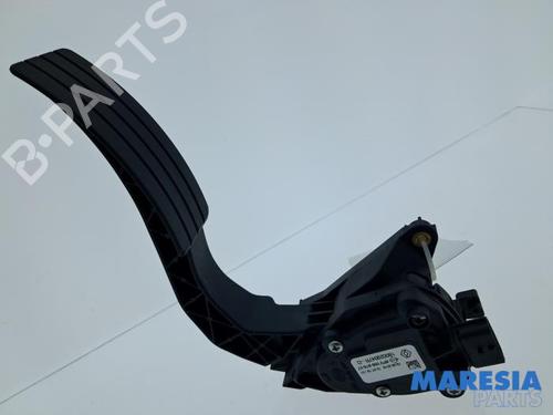 Used Pedal Pedal RENAULT CAPTUR I (J5_, H5_) 1.3 TCe 150 (J5NK, J5JS) (150 hp) 34007094 34007094