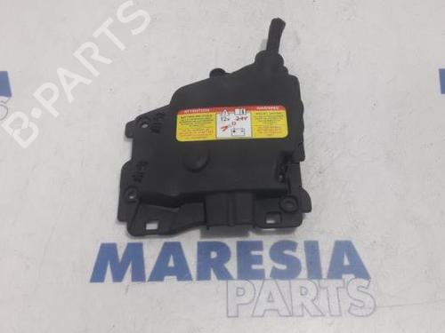 Used Fuse box CITROËN C3 II (SC_) 1.6 HDi (92 hp) 31527902