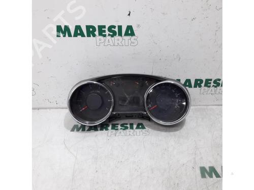 Used Instrument cluster PEUGEOT 3008 I MPV (0U_) 1.6 VTi (120 hp) 31474856