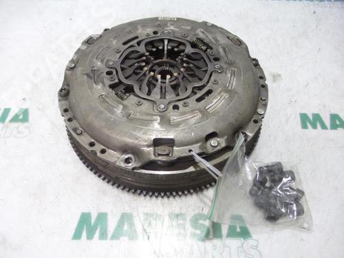 Used Flywheel RENAULT MASTER III Van (FV) 2.3 dCi 100 FWD (FV0A, FV0B, FV0G, FV0K, FV0H) (101 hp) 31512987