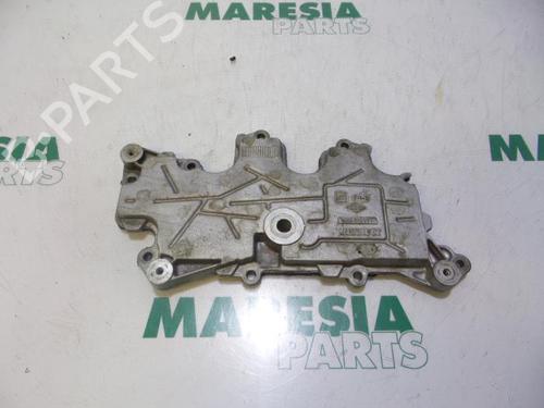 Used Valve cover RENAULT MEGANE II (BM0/1_, CM0/1_) 1.6 16V (BM0C, CM0C) (113 hp) 31483985