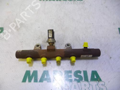 Used Injection rail RENAULT KANGOO Express (FW0/1_) 1.5 dCi 105 (FW0F) (103 hp) 31499863