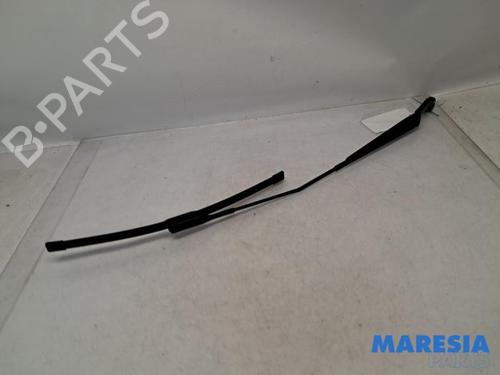 Used Front windshield wiper arm ALFA ROMEO GIULIA (952_) 2.0 (952ABA25B) (200 hp) 31508878