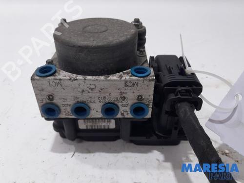 Used ABS pump FIAT 500 (312_) 1.2 (312AXA1A) (69 hp) 31390266