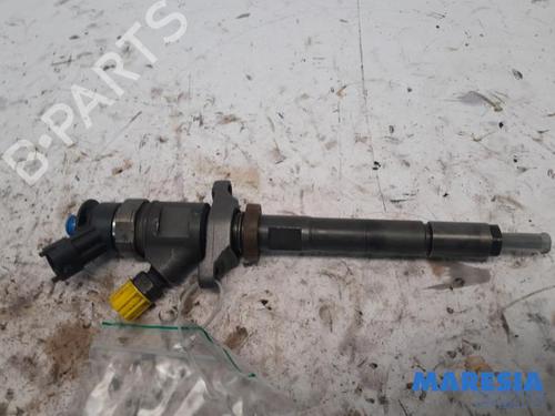 Used Injector PEUGEOT 5008 (0U_, 0E_) 1.6 HDi (110 hp) 31445954
