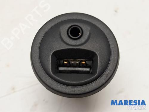 other-peugeot-208-i-ca_-cc_-2012-2013-2014-2015-2016-2017-2018-2019-2020-2021-31408717 main image