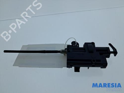 Used Fuel door actuator RENAULT CAPTUR I (J5_, H5_) 1.2 TCe 120 (120 hp) 33054911