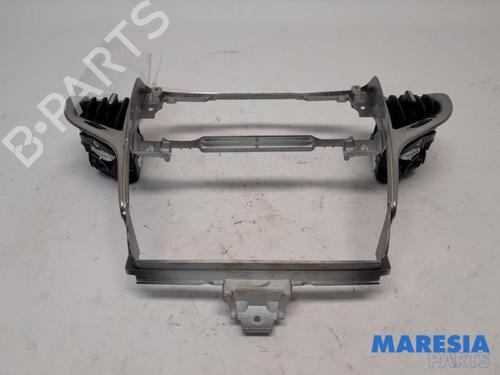 Used Air vent LANCIA YPSILON (312_) 0.9 TwinAir (312.PXG11, 312.PXG1A, 312.YXG11, 312.YXG1A) (86 hp) 31423541