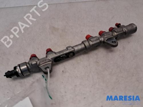 Used Injection rail FIAT GRANDE PUNTO (199_) 1.3 D Multijet (84 hp) 31463303