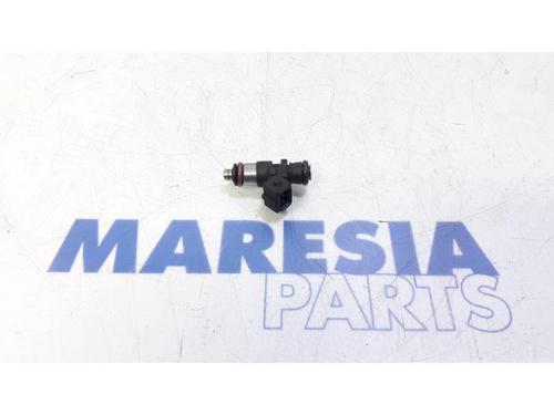 Used Injector RENAULT CLIO III (BR0/1, CR0/1) 1.2 16V (BR02, BR0J, BR11, CR02, CR0J, CR11) (75 hp) 31423581