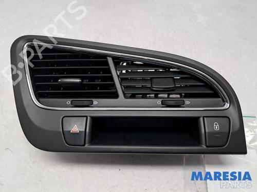 Used Air vent PEUGEOT 5008 (0U_, 0E_) 1.6 HDi (114 hp) 31400628