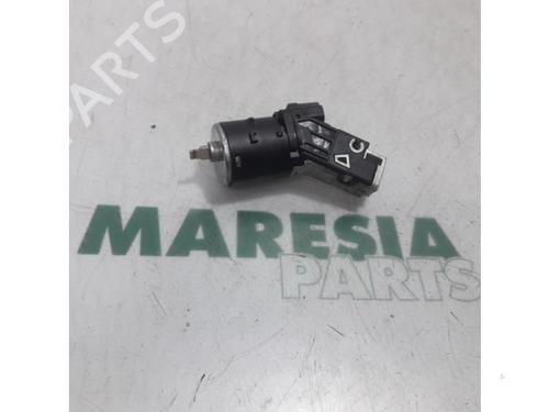 Used Ignition barrel PEUGEOT 2008 I (CU_) 1.2 VTi (82 hp) 31451648