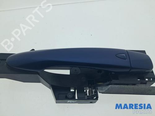 Used Front right exterior door handle Front right exterior door handle RENAULT KADJAR (HA_, HL_) 1.2 TCe 130 (HLMR) (130 hp) 39690194 39690194