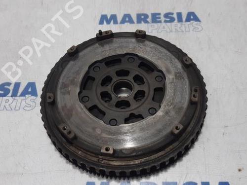 Used Flywheel RENAULT SCÉNIC III (JZ0/1_) 1.2 TCe (JZ16) (132 hp) 31453207