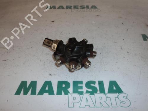 Used Injection rail RENAULT KANGOO Express (FC0/1_) 1.5 dCi (FC1R) (57 hp) 31499064