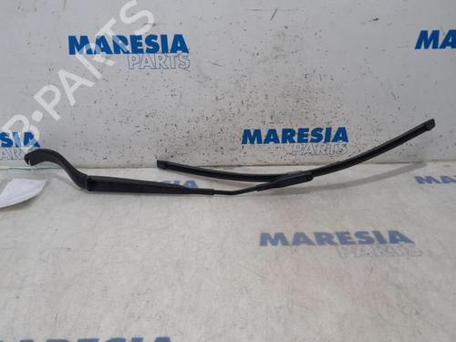 front-windshield-wiper-arm-alfa-romeo-mito-955_-2008-2009-2010-2011-2012-2013-2014-2015-2016-2017-2018-31391391 main image