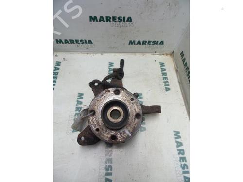left-front-steering-knuckle-renault-megane-i-coach-da01_-1996-1997-1998-1999-2000-2001-2002-2003-31497035 main image