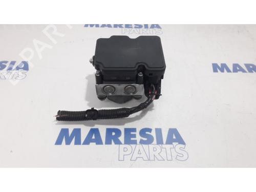 Used ABS pump RENAULT CAPTUR I (J5_, H5_) 0.9 TCe 90 (90 hp) 31510677